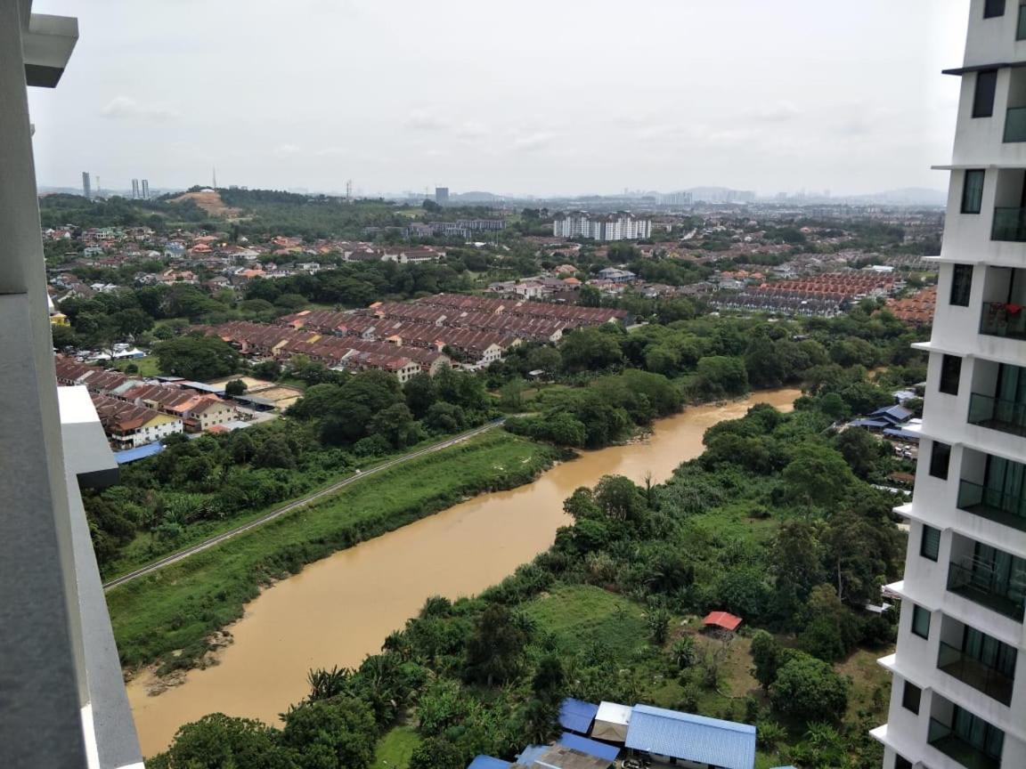 Amni Homestay Vista Bangi Muslim Preferred Kajang Exterior photo